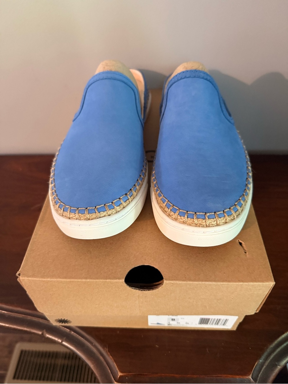 UGG Caleel blue leather slip on mules with jute trim. Size 8. Brand new.
